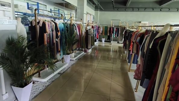 Dongguan Life Fold Clothing Co., Ltd.