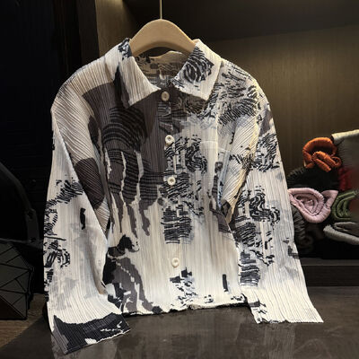 Small niche design, dyed printed pleated shirt, women's autumn fashion temperament, versatile casual loose top