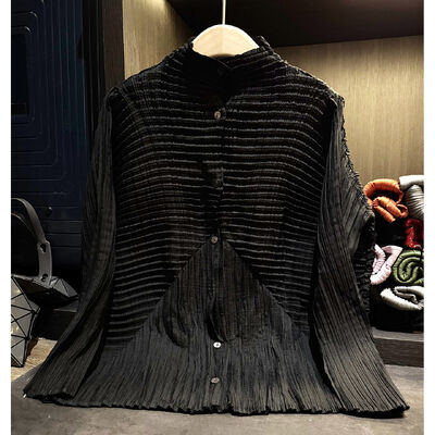Splicing single breasted cardigan shirt for women in autumn, new style with irregular folds, versatile top