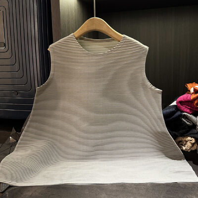 Autumn New Neck Sleeveless T-Shirt Top High-End Elegant Plus Size Solid Color Textured Pleated Versatile Casual Breathable Front