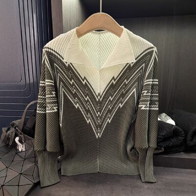 European Station Autumn New Fashion V-Neck Color-Block Print Dragon Scale Ruched Loose Butterfly Sleeve Polyester Knitted
