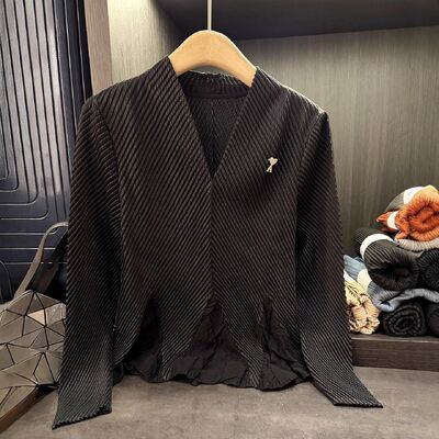 High-end Dragon Scale Pleated V-neck Solid Color Breathable Long Women Autumn Casual Elegant Loose Butterfly Sleeve Polyester