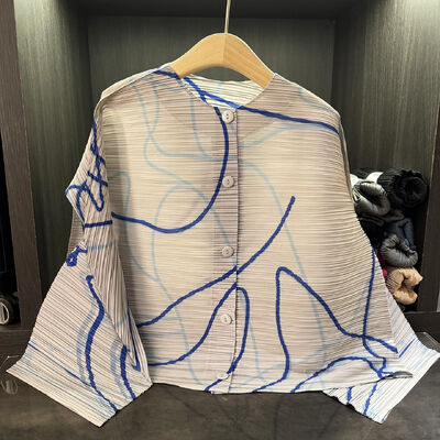 High-End Simple Stripe Irregular Print Cardigan Autumn New Casual Loose Plus Size Long Sleeve Top Made of Polyester Fabric