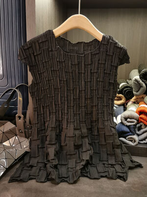 High-End Summer New Design Solid Square Grid Pleated T-Shirt Handmade Slimming Commuting Versatile Casual Top Knitted