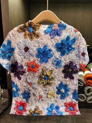 High-End Women's Summer Top Elegant Embroidered Three-Dimensional Floral Stylish Loose Round-Neck Short-Sleeve Polyester Knit