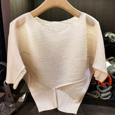 High-End Niche Asymmetrical Pleated Round Neck T-Shirt Top Loose Casual Batwing Sleeves Solid Pattern Knitted Fabric for Summer