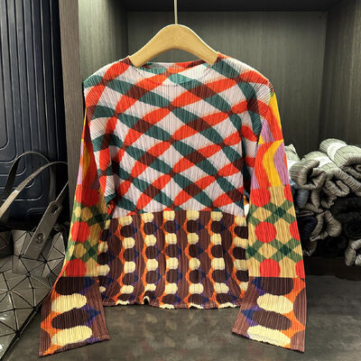 Small niche design, grid print, contrasting color round neck T-shirt, autumn new style, casual loose fit, pleated top