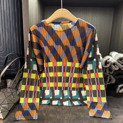 Small niche design, grid print, contrasting color round neck T-shirt, autumn new style, casual loose fit, pleated top