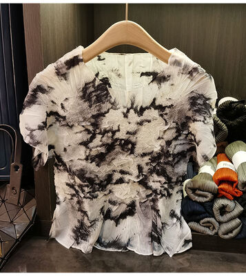 Women's Handmade Pleated T-Shirt Top Sense Niche Design with  Short-Sleeves Stretch Flower Pattern Hand-Kneading Crafted