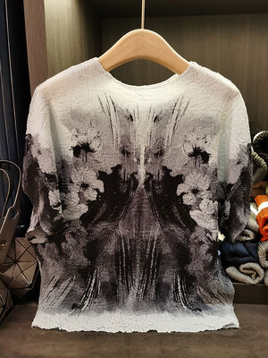 Niche Design Sense Heavy Industry Summer Women's New Neck Bat Sleeve T-shirt Ink Printed Jersey Short Casual Bat Wing Sleeves