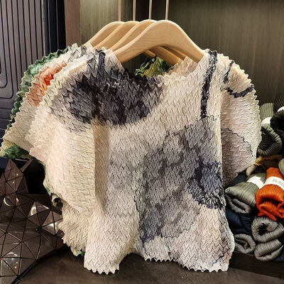 Women's High-End Summer Short-Sleeved T-Shirt Corrugated Design Jacquard Pleated Loose Top Anti-Pilling Knitted Fabric