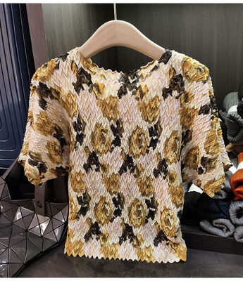 Women's Summer Casual Loose Fit Top with Niche Design Sense Round Neck Print Knitted Anti-Pilling Fabric T-Shirts