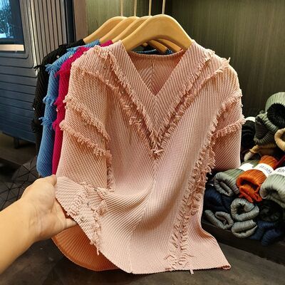 Women's High-End Dragon Scale Pleated V-Neck Top New Design Solid Color Casual Loose Short Sleeve T-Shirt for Spring/Summer