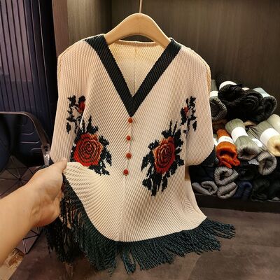 Women's Elegant Retro Dragon Scale Pleated Print V-Neck T-Shirt Loose Fit Summer Casual Solid Contrast Top Tassel Hem Knitted