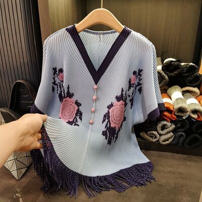 Women's Elegant Retro Dragon Scale Pleated Print V-Neck T-Shirt Loose Fit Summer Casual Solid Contrast Top Tassel Hem Knitted