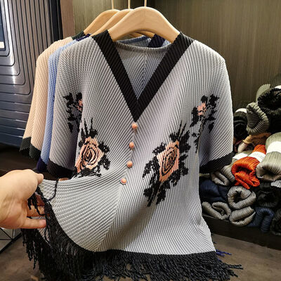 Women's Elegant Retro Dragon Scale Pleated Print V-Neck T-Shirt Loose Fit Summer Casual Solid Contrast Top Tassel Hem Knitted