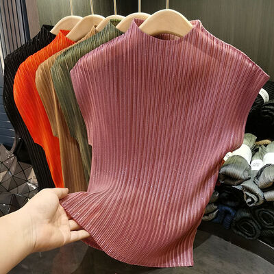 Versatile Slimming Bright Pink Pleated T-Shirt for Women Spring Summer Casual Style Loose Fit Knitted Top with Solid Pattern