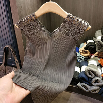 Women's Summer V-Neck Hollow Top Versatile Pleated Sleeveless Vest T-Shirt Solid Color New Style Knitted Fabric Digital