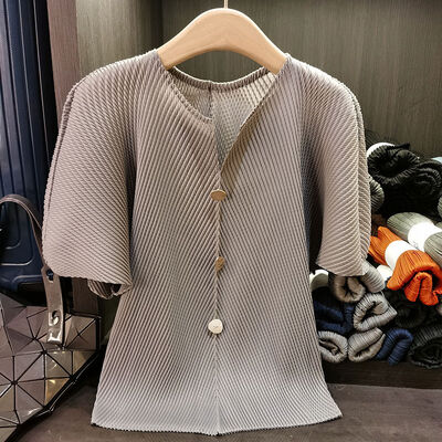 High-End Women's T-Shirt for Spring Summer Elegant V-Neck Button Decorated Loose Fit Solid Color Dragon Scale Pleated