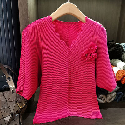 Niche Design Women's Elegant V-Neck Floral T-Shirt for Spring Summer Loose Casual Woven Fabric Digital Printing Solid