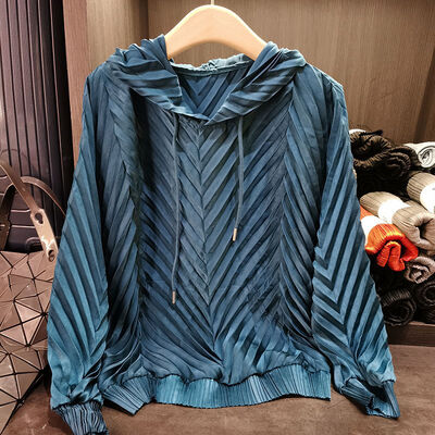 High-End Women's Pullover Top Spring New Casual Loose Plus Size Breathable Long Versatile Pleated Design Hooded