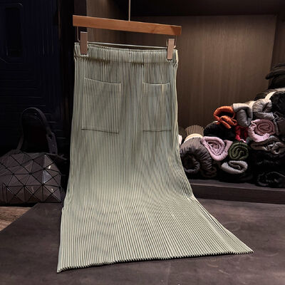 High-End Niche Design Autumn New Solid Color Casual A-Line Pleated Skirt Elegant and Graceful Elastic Waist Slit Straight