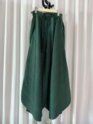 High-End Women's Casual Elegant Versatile Slimming Loose Pleated Wide-Leg Skirt Pants Solid Color Irregular Elastic High