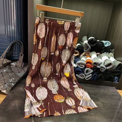 Women's Elegant Temperament Retro Plaid Pleated Skirt New Literary Design with Breathable and Natural Waistline for Summer