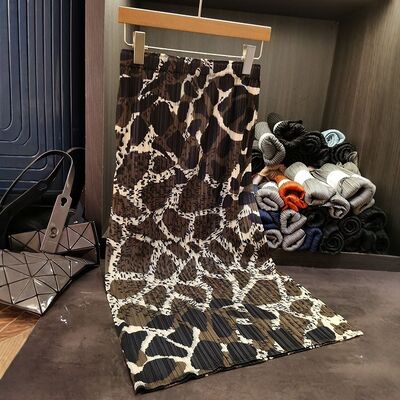 French Style Summer New Retro Midi Skirt High Waist Slimming Versatile Thin Pleated Half Skirt for Women Casual Style