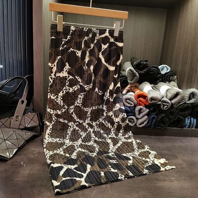 French Style Summer New Retro Midi Skirt High Waist Slimming Versatile Thin Pleated Half Skirt for Women Casual Style