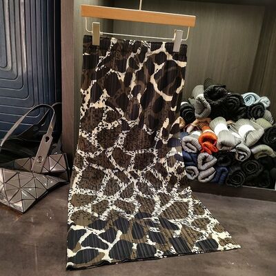 French Style Summer New Retro Midi Skirt High Waist Slimming Versatile Thin Pleated Half Skirt for Women Casual Style