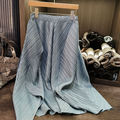 High-End Summer Half Skirt for Women Niche Design Loose and Slimming Casual Pleated Pants with Natural Waistline