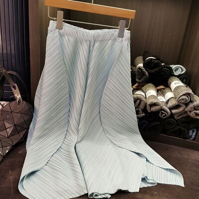 High-End Summer Half Skirt for Women Niche Design Loose and Slimming Casual Pleated Pants with Natural Waistline