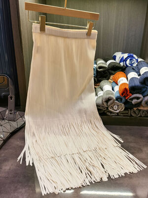 2024 Women's High Waisted Pleated Skirt Solid Color New Fashionable Tassel Age Reducing and Slimming Breathable Skirt