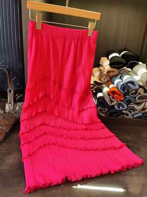 2025 Vintage High Waist Skirt for Women High End Breathable Elastic Slimming Versatile Solid Color Natural Wrinkle Splicing