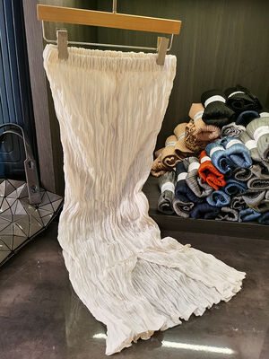 Women's 2025 Spring Fashion Casual Mid-Length Pleated Half Skirt with Elastic Solid Color and Ruffle Decoration