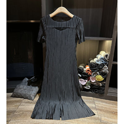 Women's High-End French Style Summer Dress Belly-Covering Long Elegant Pleats Loose Fit Plus-Size Casual Round-Neck Solid