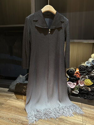 Autumn New Style High-End Dragon Scale Pleated Tassel Dress Plus Size Batwing Sleeve Elegant Floor-Length Casual Style Solid