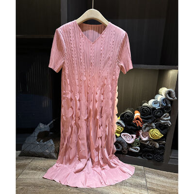 Women's New Summer High-End Mid-Length Dress Pleated V-Neck Casual Age-Reducing Slimming Three-Dimensional Petals Heavy-Duty