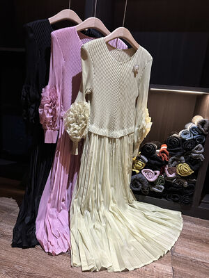 2025 Spring Summer Collection Women's High Waist Slimming Long Midi Skirt Solid Color Pleated A-Line Casual Mid-Length Office