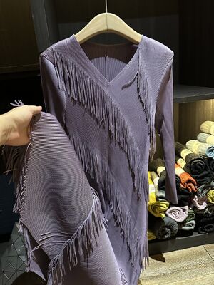 Autumn New High-End Elegant Solid Color V-Neck Ruched Tassel Dress for Women Casual Mid-Length Satin Versatile and Slimming