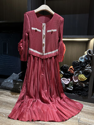 2025 Summer European Station's New Fashion Slim Fit Mid-Length Pleated Skirt Neck Patchwork Casual Mid-Length Pleated Midi Skirt