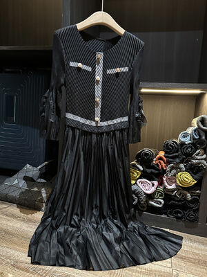 2025 Summer European Station's New Fashion Slim Fit Mid-Length Pleated Skirt Neck Patchwork Casual Mid-Length Pleated Midi Skirt