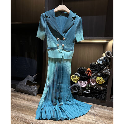 Elegant Summer New High-End Gradient Color Short-Sleeved Midi Dress for Women  Two-Piece Pleated Suit Collar Natural Chiffon