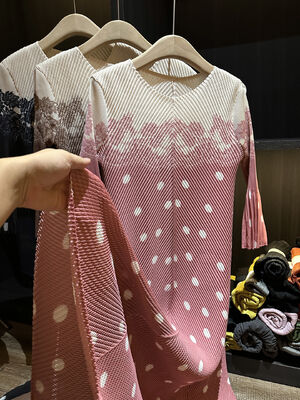 Advanced style new polka dot print loose oversized dragon scale pleated elegant dress with temperament