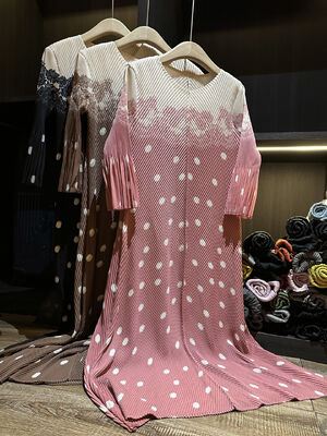 Advanced style new polka dot print loose oversized dragon scale pleated elegant dress with temperament