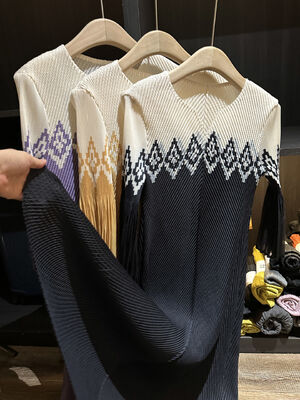 High-End Women's Long Dress Floral Waist Tie Slimming Fish Scale Design Loose Fit Casual Style Long Sleeved for Spring Autumn