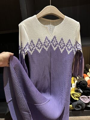 High-End Women's Long Dress Floral Waist Tie Slimming Fish Scale Design Loose Fit Casual Style Long Sleeved for Spring Autumn