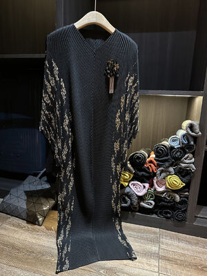 Autumn Casual Mid-Length Dress Batwing Sleeve High-End Gold Stamping Dragon Scale Pleated V-Neck Loose Plus Size Satin Fabric