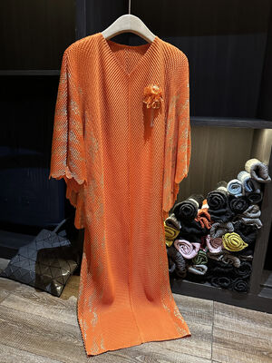 Autumn Casual Mid-Length Dress Batwing Sleeve High-End Gold Stamping Dragon Scale Pleated V-Neck Loose Plus Size Satin Fabric